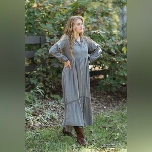Neuflora Brynlee Dress — EUC
